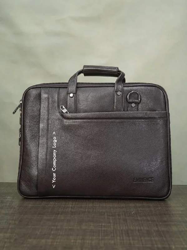 Minimalist laptop bag with a sleek design for modern professionalsMinimalist laptop bag with a sleek design for modern professionalsLaptop Bag in Leather with Expandable Sleek - Dark Brown - BCG0013 Minimalist laptop bag with a sleek design for modern professionalsMinimalist laptop bag with a sleek design for modern professionalsLaptop Bag in Leather with Expandable Sleek - Dark Brown - BCG0013