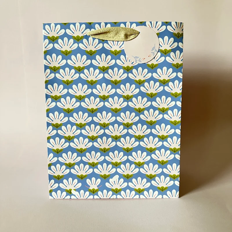 Large - capacity plastic shopping and gift bags with reinforced handles for bulk purchasesIvy Large Gift Bags Large - capacity plastic shopping and gift bags with reinforced handles for bulk purchasesIvy Large Gift Bags