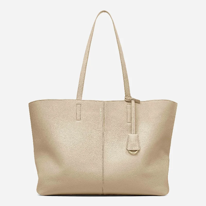 Compact laptop bag for 13-inch laptops for students and lightweight usersCompact laptop bag for 13-inch laptops for students and lightweight usersThe Zipped Soft Tote - Saharan Nude Compact laptop bag for 13-inch laptops for students and lightweight usersCompact laptop bag for 13-inch laptops for students and lightweight usersThe Zipped Soft Tote - Saharan Nude