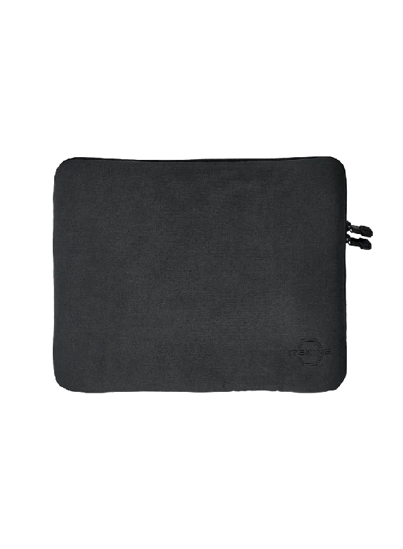 RFID-blocking laptop bag to protect sensitive dataRFID-blocking laptop bag to protect sensitive dataItskins Performance Sleeve 360 Cover - Apple Macbook 13/14-inch  / Black