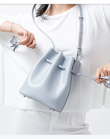PVC Bucket Bag in Clear with Glitter Accents for a Fun and Edgy Style Genuine Leather bucket bag shoulder bag for women leather crossbody bag PVC Bucket Bag in Clear with Glitter Accents for a Fun and Edgy Style Genuine Leather bucket bag shoulder bag for women leather crossbody bag