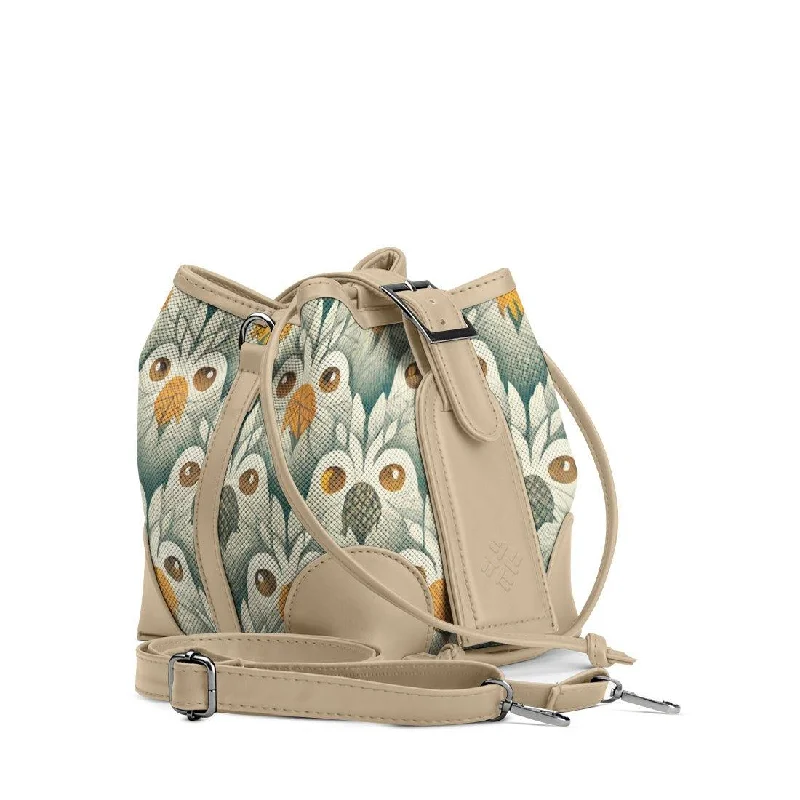 Rattan Bucket Bag in Natural Color with Beadwork for a Tropical Vacation Beige Bucket Bags Bright Rattan Bucket Bag in Natural Color with Beadwork for a Tropical Vacation Beige Bucket Bags Bright
