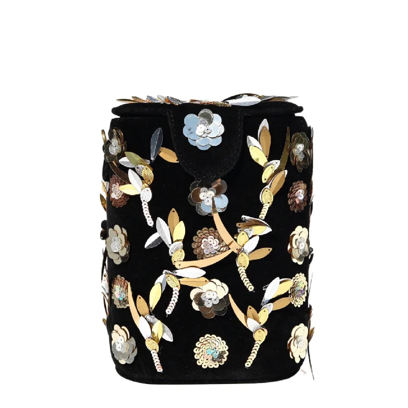 Women's Printed Bucket Bag in Floral Patterns for a Spring - Themed Day at the Park Sari Bucket Bag Women's Printed Bucket Bag in Floral Patterns for a Spring - Themed Day at the Park Sari Bucket Bag