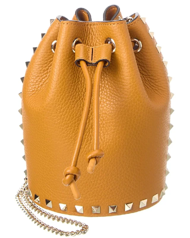Rattan Bucket Bag in Natural Color with Beadwork for a Tropical Vacation Valentino Rockstud Grainy Leather Bucket Bag Rattan Bucket Bag in Natural Color with Beadwork for a Tropical Vacation Valentino Rockstud Grainy Leather Bucket Bag