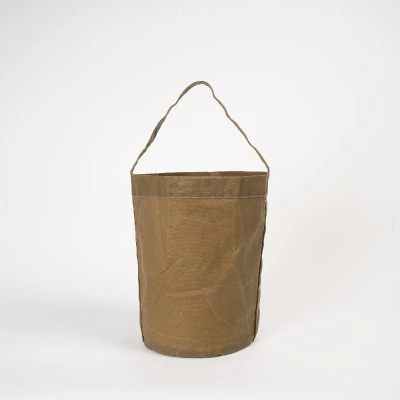 Velvet Bucket Bag in Emerald Green with Crystal - Embellished Strap for a Glamorous Night Out Sand Waxed Bucket Bag Velvet Bucket Bag in Emerald Green with Crystal - Embellished Strap for a Glamorous Night Out Sand Waxed Bucket Bag