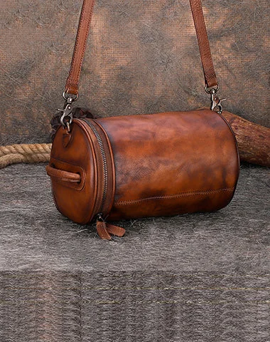 Metallic Bucket Bag in Rose Gold with Chain Strap for a Trendy Party Look Vintage Brown Leather Womens Barrel Shoulder Bag Bucket Crossbody Purse for Women Metallic Bucket Bag in Rose Gold with Chain Strap for a Trendy Party Look Vintage Brown Leather Womens Barrel Shoulder Bag Bucket Crossbody Purse for Women