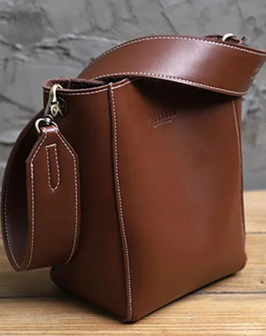 Suede Bucket Bag in Burgundy with Tassel Trim for a Boho - Chic Vibe Cute Coffee LEATHER WOMEN Bucket SHOULDER BAG Barrel Crossbody Purses FOR WOMEN