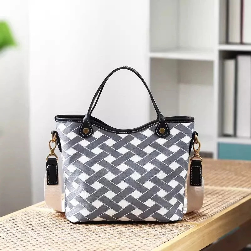 Boho - Style Embroidered Canvas Handbag for Summer Festivals Womens Cotton Canvas Tote Bag With Leather Handles Small Over The Shoulder Purse