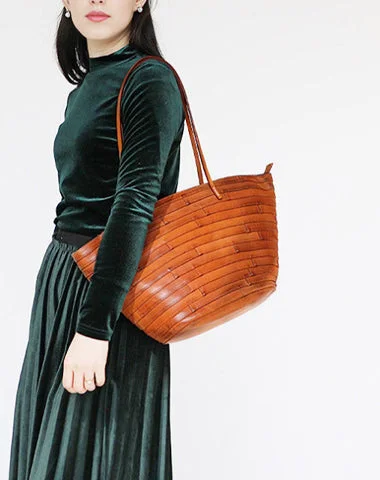 Bucket Bag with Embossed Animal Print in Tan for a Wild and Stylish Statement Womens Brown Leather Bucket Tote Purse Vintage Tote Shopper Shoulder Bag for Ladies Bucket Bag with Embossed Animal Print in Tan for a Wild and Stylish Statement Womens Brown Leather Bucket Tote Purse Vintage Tote Shopper Shoulder Bag for Ladies