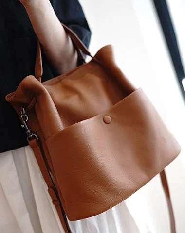 Women's Printed Bucket Bag in Floral Patterns for a Spring - Themed Day at the Park Cute Tan Leather Bucket Tote Shoulder Bag Women Barrel Tote Handbag for Women Women's Printed Bucket Bag in Floral Patterns for a Spring - Themed Day at the Park Cute Tan Leather Bucket Tote Shoulder Bag Women Barrel Tote Handbag for Women