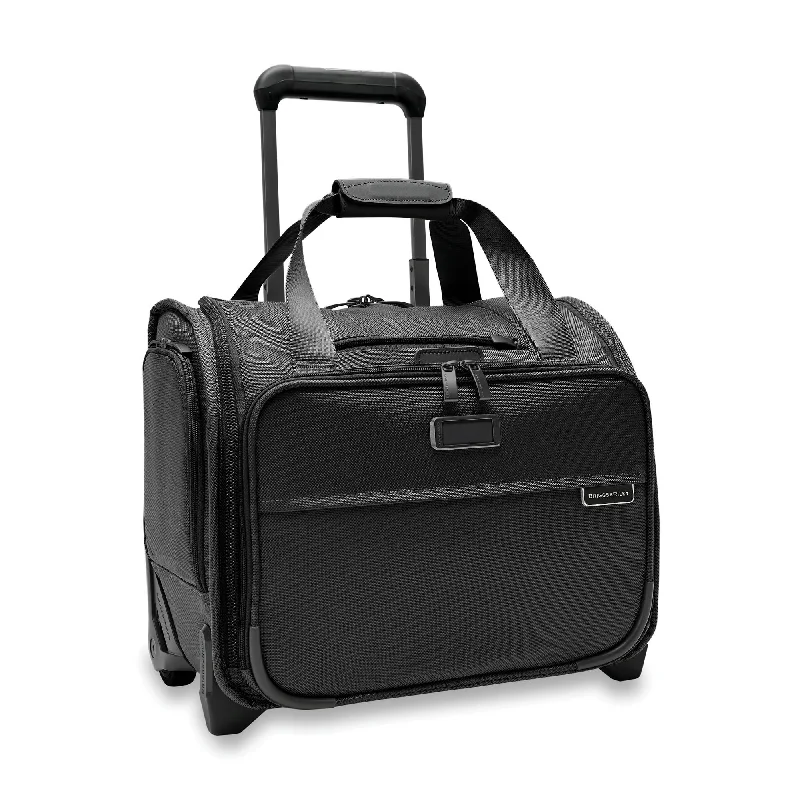 Leather luggage handles for a comfortable and stylish gripBriggs & Riley Baseline 2-Wheel Cabin Bag Leather luggage handles for a comfortable and stylish gripBriggs & Riley Baseline 2-Wheel Cabin Bag