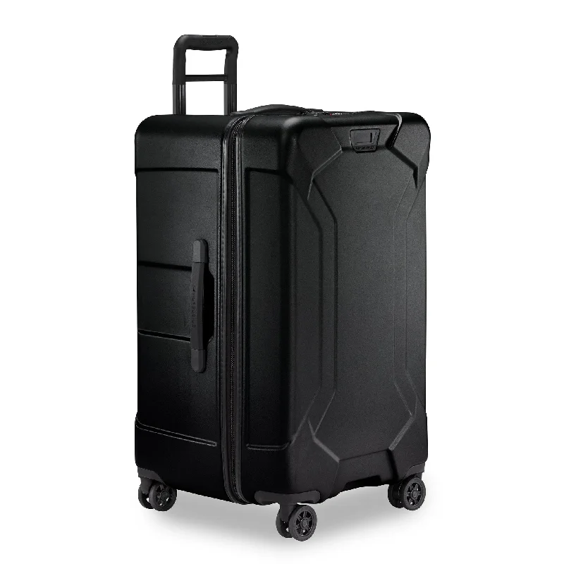 Travel document holders with multiple slots for passports and ticketsBriggs & Riley Torq Medium Trunk Spinner Travel document holders with multiple slots for passports and ticketsBriggs & Riley Torq Medium Trunk Spinner