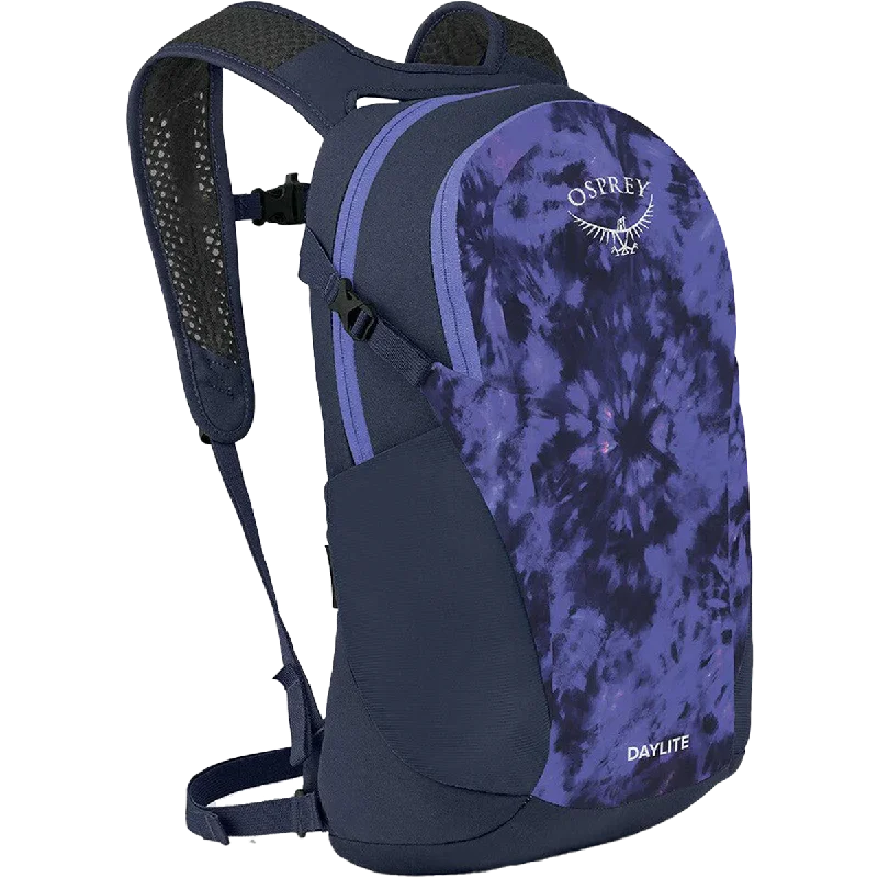 Convertible travel bag that can be used as a backpack or toteDaylite