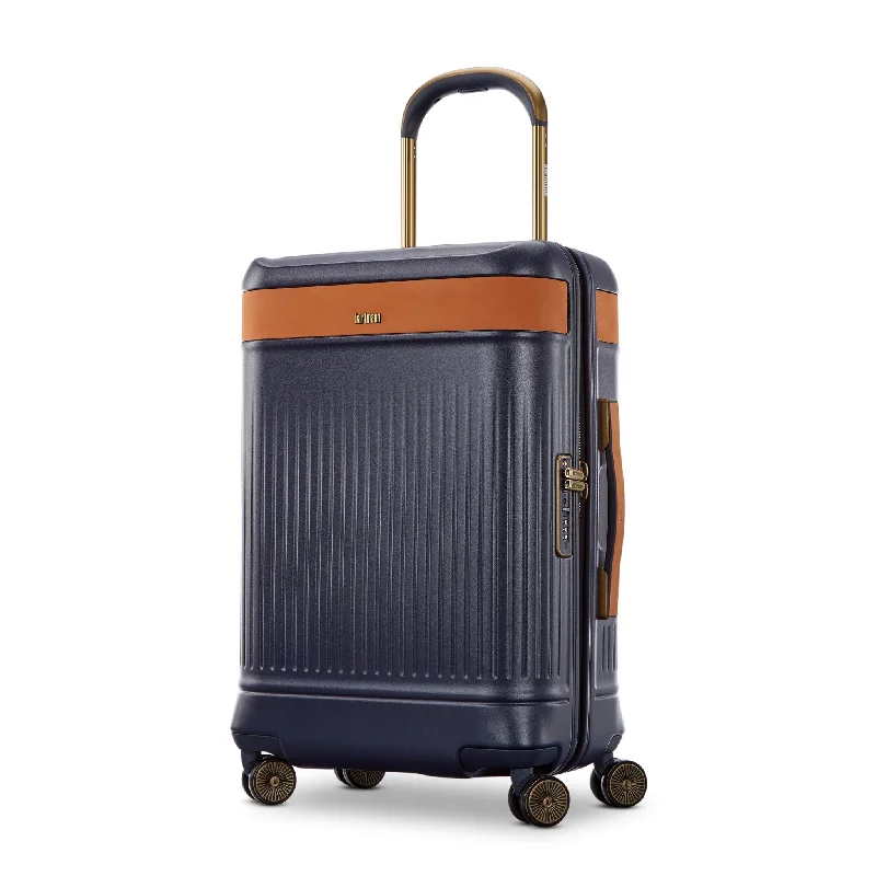 Leather luggage handles for a comfortable and stylish gripHartmann Reserve Carry-On Expandable Journey