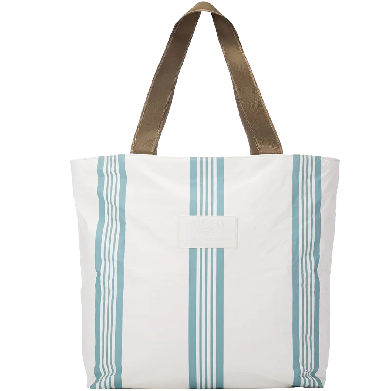 Vintage leather travel bag with brass accents for a classic and sophisticated lookLinen Stripes Day Tripper Vintage leather travel bag with brass accents for a classic and sophisticated lookLinen Stripes Day Tripper