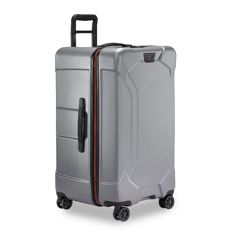 Torq 2.0 Medium Checked 28" Trunk Spinner Medium Luggage