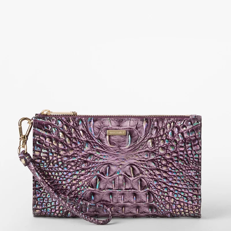 Money clips vs traditional walletsMoney clips vs traditional walletsDaisy