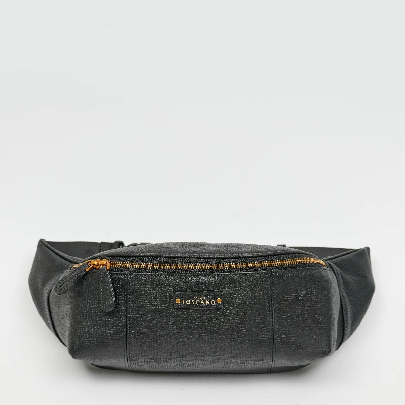 Convertible men's crossbody bag that can be worn as a shoulder bagConvertible men's crossbody bag that can be worn as a shoulder bagAlec Leather Chest Bag With Gold-Tone Hardware - TGEB1433LN3NL2 Convertible men's crossbody bag that can be worn as a shoulder bagConvertible men's crossbody bag that can be worn as a shoulder bagAlec Leather Chest Bag With Gold-Tone Hardware - TGEB1433LN3NL2