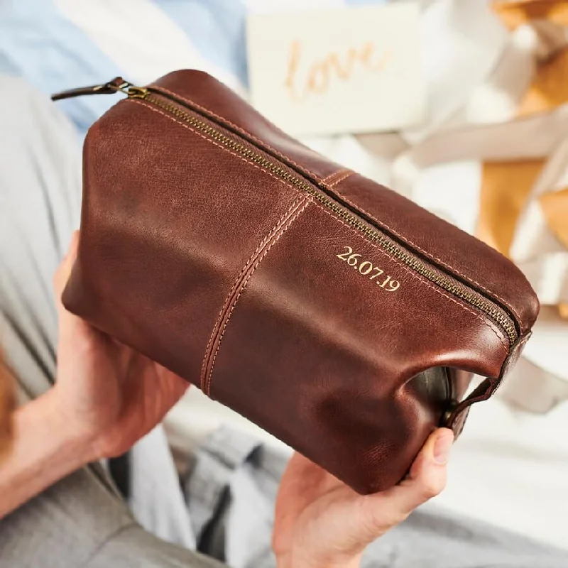 Convertible travel bag that can be used as a backpack or toteConvertible travel bag that can be used as a backpack or toteAnniversary Leather Wash Bag Convertible travel bag that can be used as a backpack or toteConvertible travel bag that can be used as a backpack or toteAnniversary Leather Wash Bag