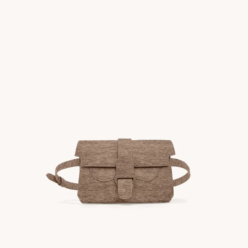 Stackable travel bag set with various sizes for diverse packing needsStackable travel bag set with various sizes for diverse packing needsAria Belt Bag | Mimosa Stackable travel bag set with various sizes for diverse packing needsStackable travel bag set with various sizes for diverse packing needsAria Belt Bag | Mimosa