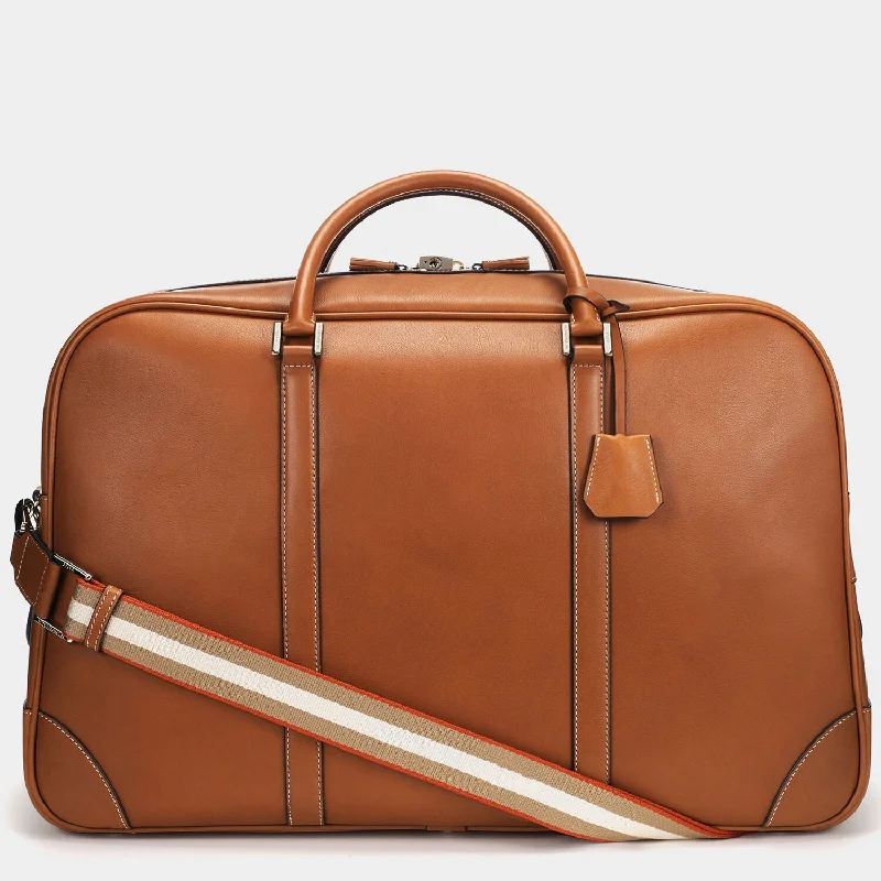 Hiking - specific travel bag with hydration bladder compatibilityHiking - specific travel bag with hydration bladder compatibilityBespoke Latimer Weekend Bag Hiking - specific travel bag with hydration bladder compatibilityHiking - specific travel bag with hydration bladder compatibilityBespoke Latimer Weekend Bag