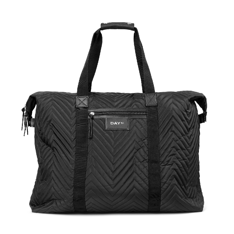 Garment - protected travel bag with hanging system for suits and dressesGarment - protected travel bag with hanging system for suits and dressesLarge Zig Zag Quilt Weekend Bag Garment - protected travel bag with hanging system for suits and dressesGarment - protected travel bag with hanging system for suits and dressesLarge Zig Zag Quilt Weekend Bag