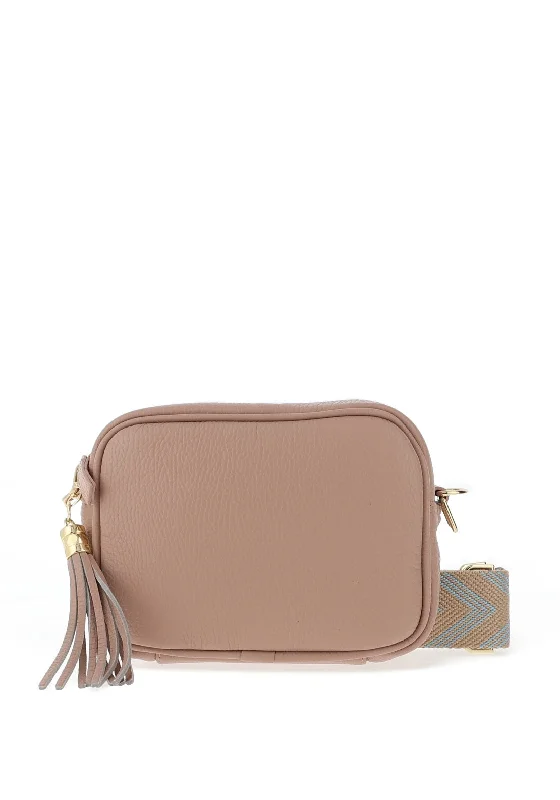 Men's crossbody bag with a padded laptop sleeve for commutingMen's crossbody bag with a padded laptop sleeve for commutingElie Beaumont Leather Crossbody Bag, Blush Pink Men's crossbody bag with a padded laptop sleeve for commutingMen's crossbody bag with a padded laptop sleeve for commutingElie Beaumont Leather Crossbody Bag, Blush Pink