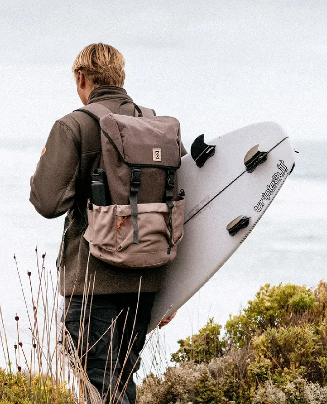 Men's waterproof backpack with adjustable sternum strap for long treksBriefcases with built-in charging portsForester 26L Search Backpack - Sand Dune Men's waterproof backpack with adjustable sternum strap for long treksBriefcases with built-in charging portsForester 26L Search Backpack - Sand Dune