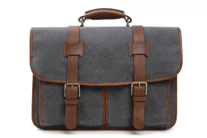 How to choose the right briefcase sizeHow to choose the right briefcase sizeKorchmar Adventure Garfield Laptop Messenger How to choose the right briefcase sizeHow to choose the right briefcase sizeKorchmar Adventure Garfield Laptop Messenger