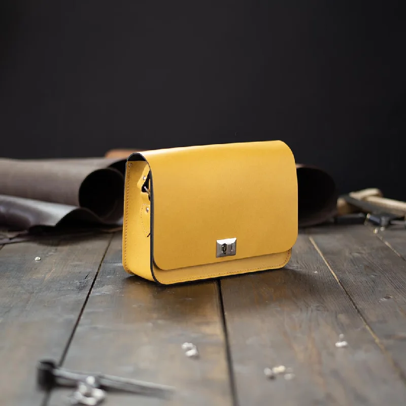Convertible men's crossbody bag that can be worn as a shoulder bagConvertible men's crossbody bag that can be worn as a shoulder bagLarge Leather Crossbody Bag (Pixie) Convertible men's crossbody bag that can be worn as a shoulder bagConvertible men's crossbody bag that can be worn as a shoulder bagLarge Leather Crossbody Bag (Pixie)