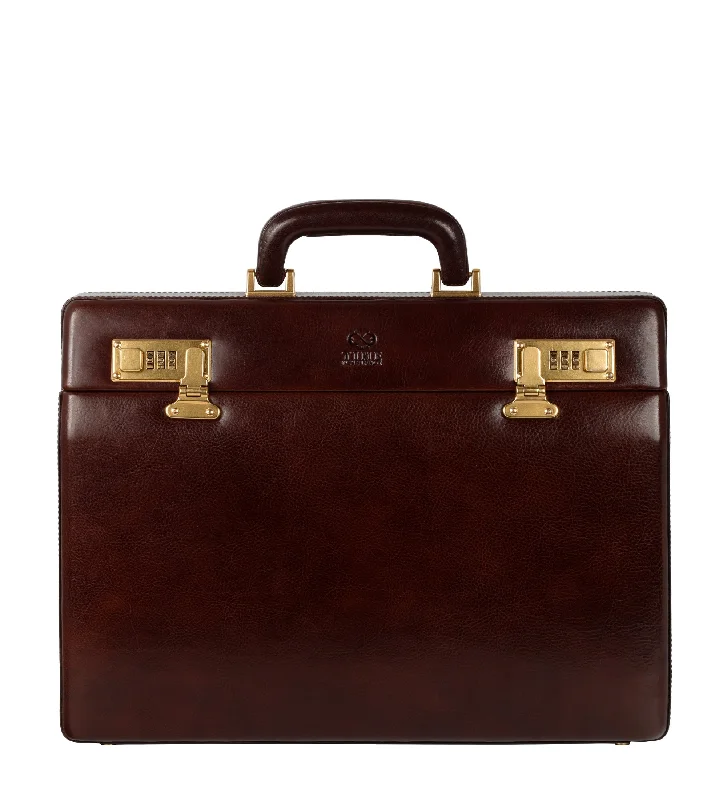 Durable briefcases for heavy-duty useDurable briefcases for heavy-duty useLeather Attaché Case Briefcase - Vendetta Durable briefcases for heavy-duty useDurable briefcases for heavy-duty useLeather Attaché Case Briefcase - Vendetta