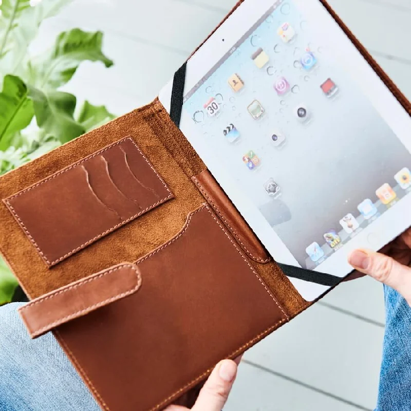 Garment - protected travel bag with hanging system for suits and dressesGarment - protected travel bag with hanging system for suits and dressesLeather iPad Cover Organiser