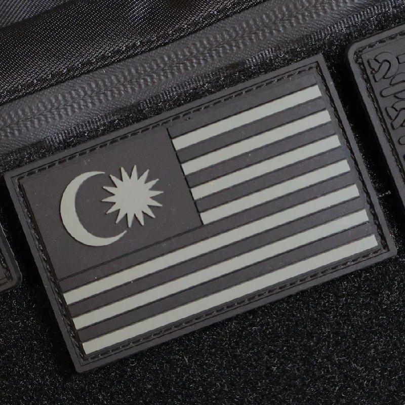 Travel bag with a retractable garment rack for easy unpackingTravel bag with a retractable garment rack for easy unpackingThe Meniacc Malaysia Flag PVC Velcro Patch - Colour/BW Travel bag with a retractable garment rack for easy unpackingTravel bag with a retractable garment rack for easy unpackingThe Meniacc Malaysia Flag PVC Velcro Patch - Colour/BW