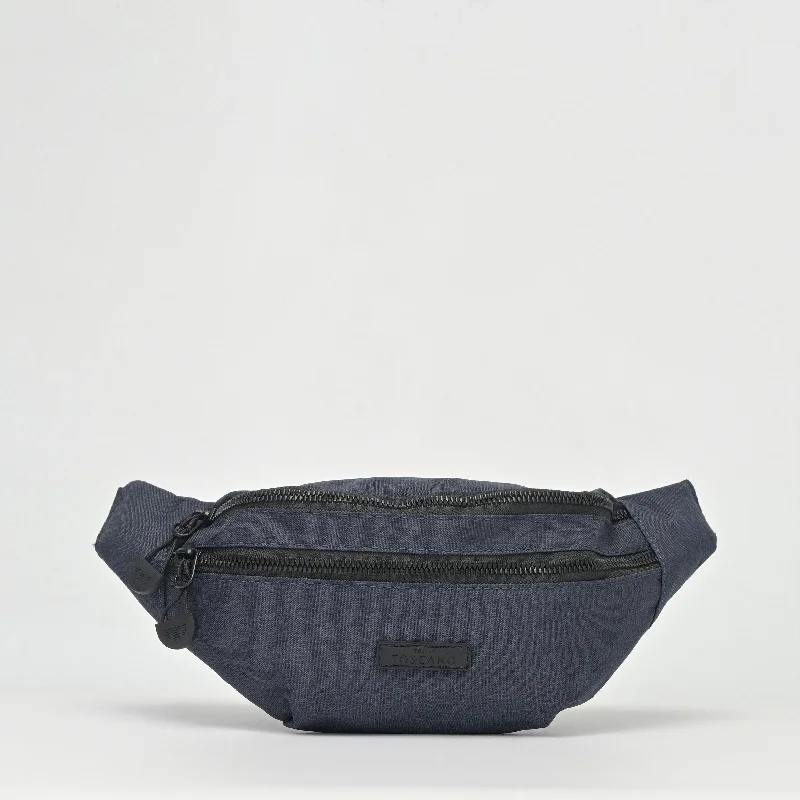 Men's crossbody bag with a padded laptop sleeve for commutingMen's crossbody bag with a padded laptop sleeve for commutingNylon Waist Pouch - TGWP0612NN3BH3 Men's crossbody bag with a padded laptop sleeve for commutingMen's crossbody bag with a padded laptop sleeve for commutingNylon Waist Pouch - TGWP0612NN3BH3