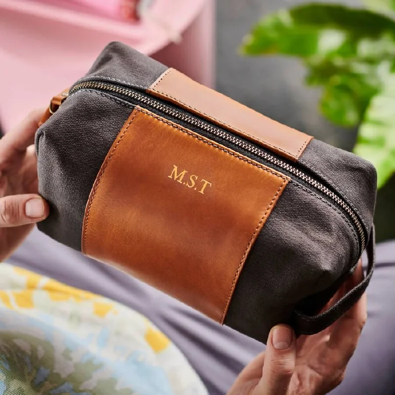 Smart travel bag with integrated GPS tracker for lost item recoverySmart travel bag with integrated GPS tracker for lost item recoveryPersonalised Canvas Leather Panel Wash Bag Smart travel bag with integrated GPS tracker for lost item recoverySmart travel bag with integrated GPS tracker for lost item recoveryPersonalised Canvas Leather Panel Wash Bag