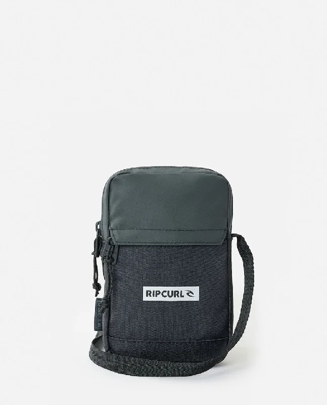 Men's convertible backpack that can be worn as a messenger bagBriefcases with multiple compartments for organizationSlim Pouch Icons - Midnight Men's convertible backpack that can be worn as a messenger bagBriefcases with multiple compartments for organizationSlim Pouch Icons - Midnight