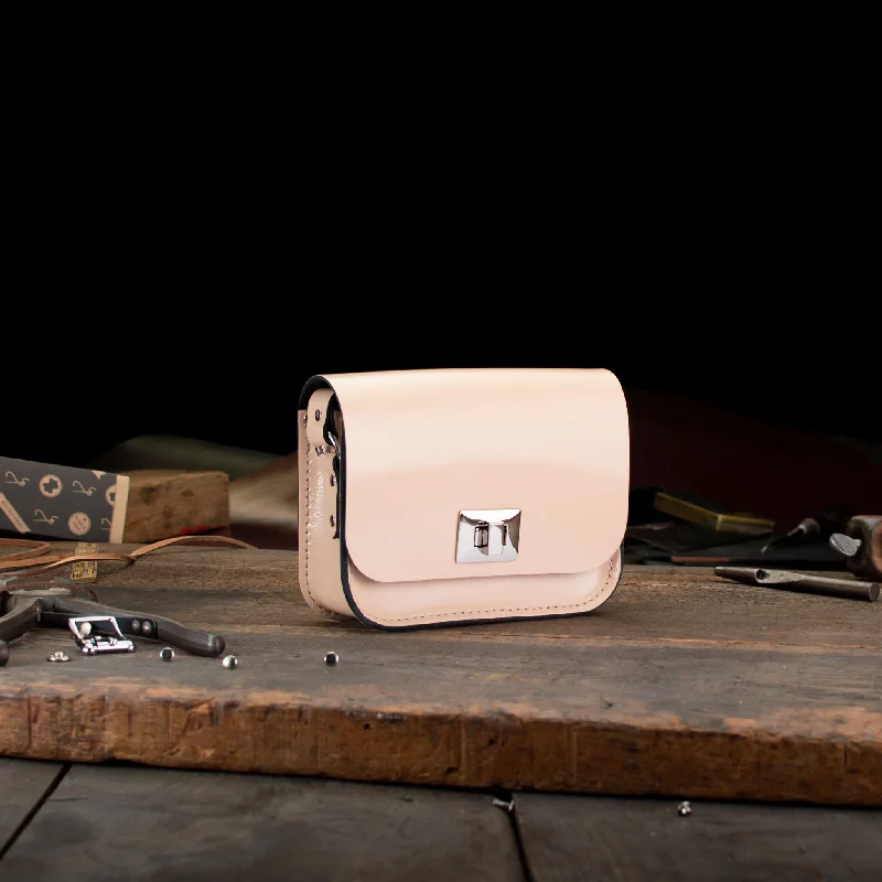 Hiking - specific men's crossbody bag with a hydration bladder pocketHiking - specific men's crossbody bag with a hydration bladder pocketSmall Leather Crossbody Bag (Pixie) Hiking - specific men's crossbody bag with a hydration bladder pocketHiking - specific men's crossbody bag with a hydration bladder pocketSmall Leather Crossbody Bag (Pixie)