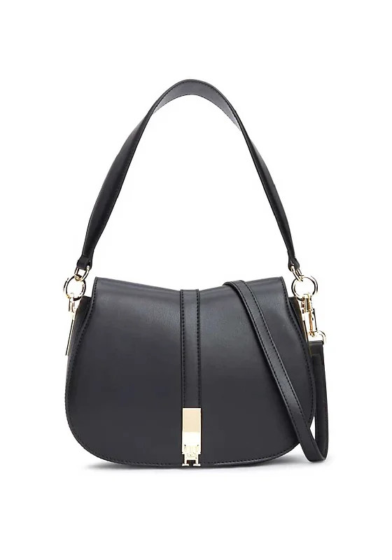 Men's crossbody bag with a built - in charging port for tech use on the goMen's crossbody bag with a built - in charging port for tech use on the goTommy Hilfiger Heritage Saddle Crossbody Bag, Black Men's crossbody bag with a built - in charging port for tech use on the goMen's crossbody bag with a built - in charging port for tech use on the goTommy Hilfiger Heritage Saddle Crossbody Bag, Black