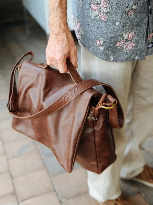 Vintage-style briefcases for a classic lookVintage-style briefcases for a classic lookUniversal Satchel Bag - Large - Cowhide Vintage-style briefcases for a classic lookVintage-style briefcases for a classic lookUniversal Satchel Bag - Large - Cowhide