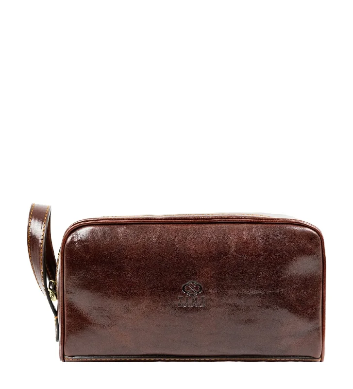 Hiking - specific travel bag with hydration bladder compatibilityHiking - specific travel bag with hydration bladder compatibilityWomens Leather Cosmetic Bag Dopp Kit - All the Kings Men Hiking - specific travel bag with hydration bladder compatibilityHiking - specific travel bag with hydration bladder compatibilityWomens Leather Cosmetic Bag Dopp Kit - All the Kings Men