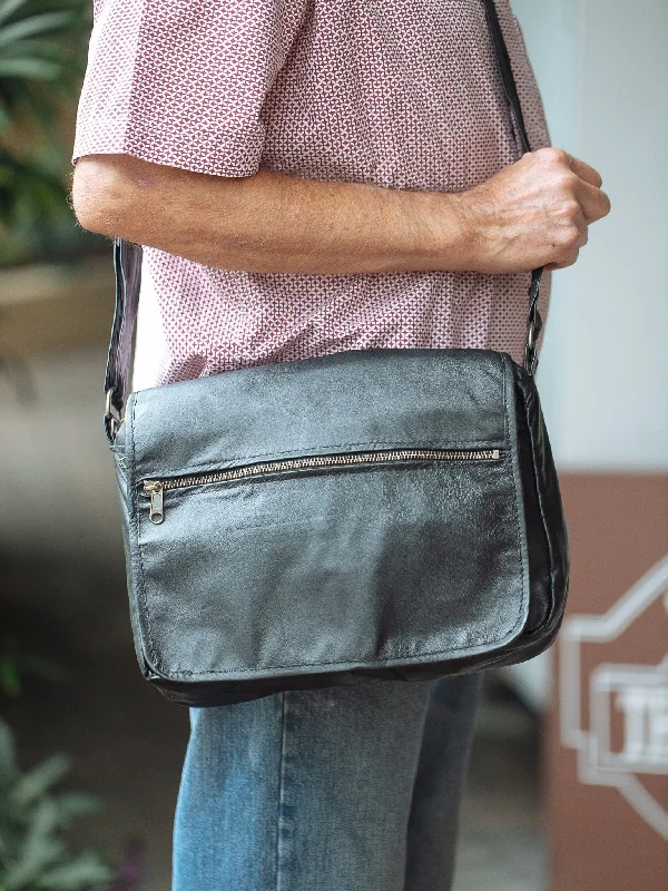 Briefcases with built-in charging portsBriefcases with built-in charging portsZeuss Satchel Bag - Premium Kangaroo Briefcases with built-in charging portsBriefcases with built-in charging portsZeuss Satchel Bag - Premium Kangaroo