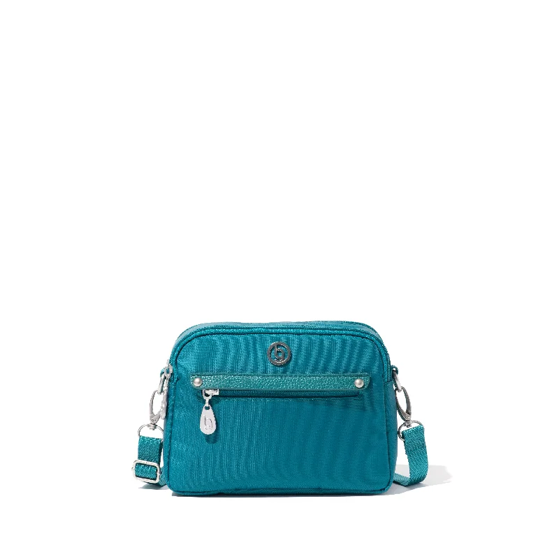 Plus - size crossbody bag with a roomy interior for carrying essentialsbaggallini Oakland Crossbody Bag