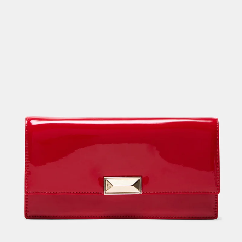 Leather evening bag with a gold - plated chain strap for a sophisticated lookBMODEL RED PATENT Leather evening bag with a gold - plated chain strap for a sophisticated lookBMODEL RED PATENT
