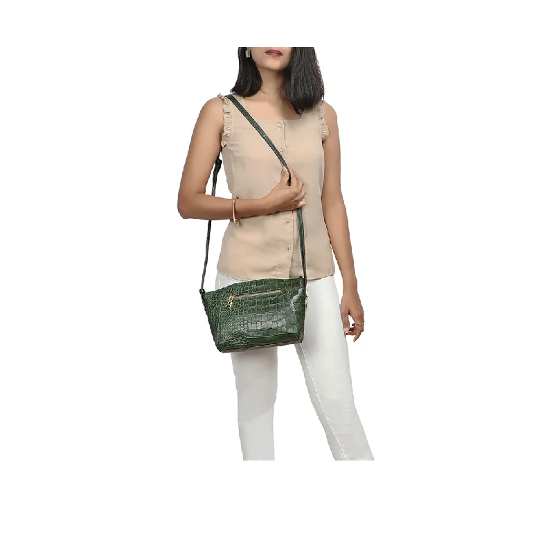 Metallic leather evening bag with a textured finishBONNIE 02 SLING BAG