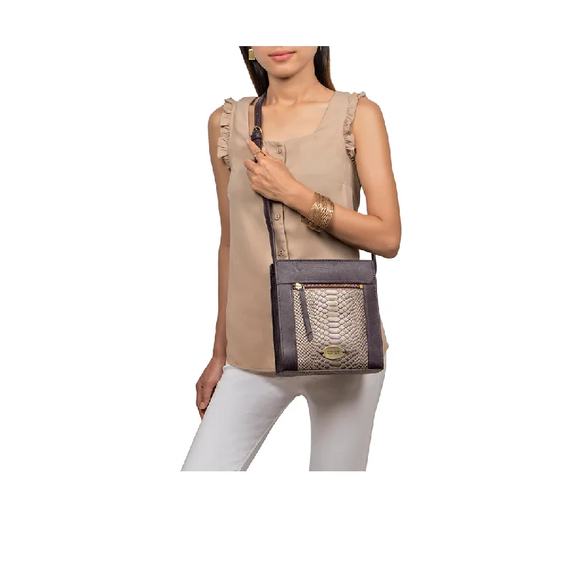 Metallic leather evening bag with a textured finishEE LIBRA 03 SLING BAG