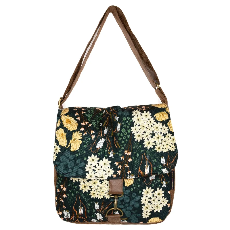 Studded crossbody bag with a punk - rock edgeGretta