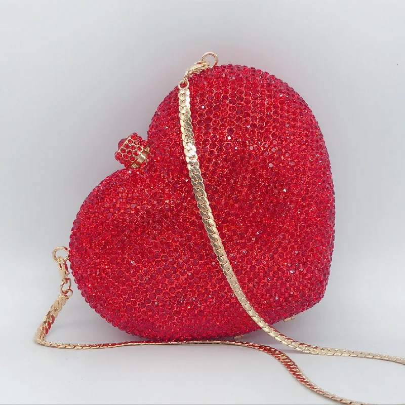 Studded crossbody bag with a punk - rock edgeHeart-shaped Diamond Dinner Bag