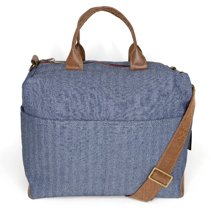 Convertible crossbody bag that can be worn as a shoulder bagPoppi Pro Premier Purse: Blue Herringbone Convertible crossbody bag that can be worn as a shoulder bagPoppi Pro Premier Purse: Blue Herringbone