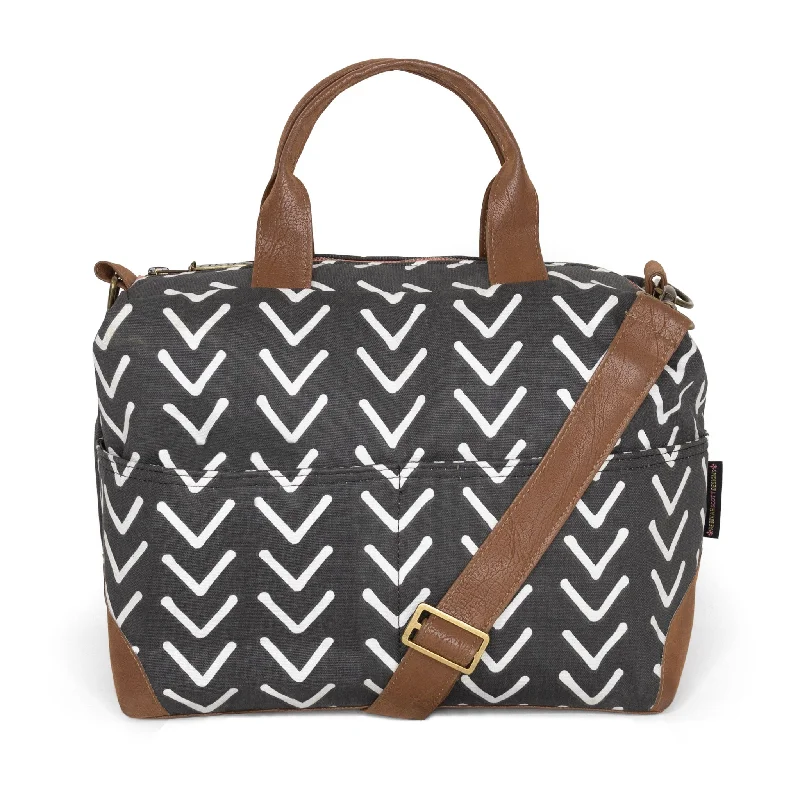 Crossbody bag with a detachable strap for easy customizationPoppi