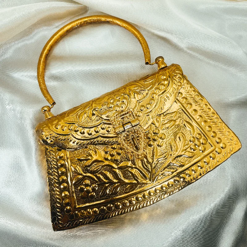 Vintage - style beaded evening bag with an art - deco patternRANI Metal Clutch (Gold) Vintage - style beaded evening bag with an art - deco patternRANI Metal Clutch (Gold)